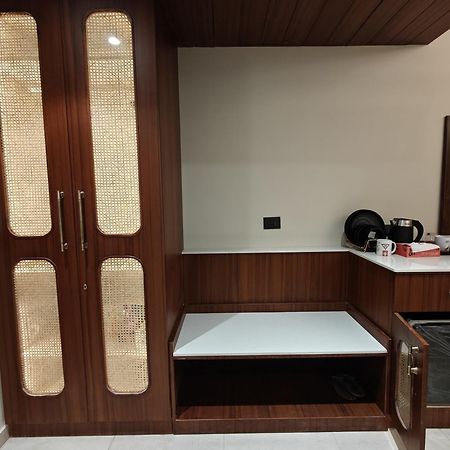 Bed and Breakfast Omaxe Hazratganj , Khusi Mahal Lucknow Zewnętrze zdjęcie
