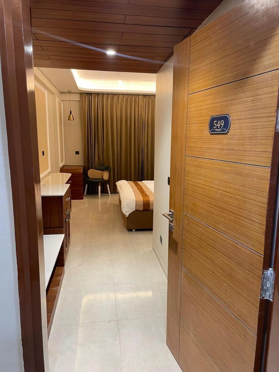 Bed and Breakfast Omaxe Hazratganj , Khusi Mahal Lucknow Zewnętrze zdjęcie